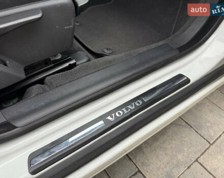 Белый Вольво В70, объемом двигателя 2 л и пробегом 178 тыс. км за 11500 $, фото 47 на Automoto.ua