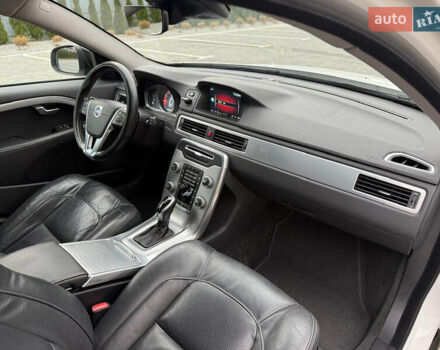 Белый Вольво В70, объемом двигателя 2 л и пробегом 178 тыс. км за 11500 $, фото 38 на Automoto.ua