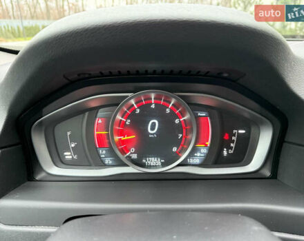 Белый Вольво В70, объемом двигателя 2 л и пробегом 178 тыс. км за 11500 $, фото 33 на Automoto.ua