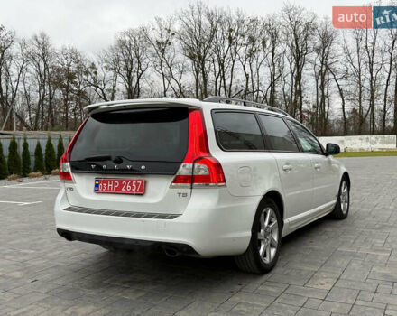 Білий Вольво V70, об'ємом двигуна 2 л та пробігом 178 тис. км за 10999 $, фото 4 на Automoto.ua