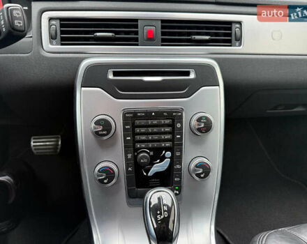 Белый Вольво В70, объемом двигателя 2 л и пробегом 178 тыс. км за 11500 $, фото 30 на Automoto.ua