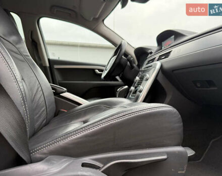 Білий Вольво V70, об'ємом двигуна 2 л та пробігом 178 тис. км за 10999 $, фото 27 на Automoto.ua