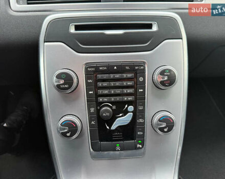 Белый Вольво В70, объемом двигателя 2 л и пробегом 178 тыс. км за 11000 $, фото 39 на Automoto.ua