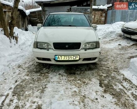 Белый Вольво В70, объемом двигателя 2.5 л и пробегом 370 тыс. км за 3200 $, фото 1 на Automoto.ua