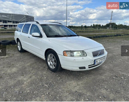 Белый Вольво В70, объемом двигателя 2.44 л и пробегом 312 тыс. км за 6499 $, фото 1 на Automoto.ua