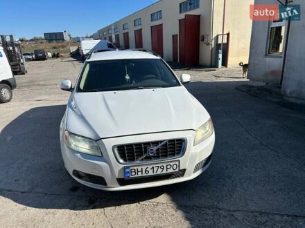 Вольво В70 2008 в Одессе на Automoto.ua Белый Вольво В70, объемом двигателя 2.5 л и пробегом 300 тыс. км за 6000 $, фото 1 на Automoto.ua