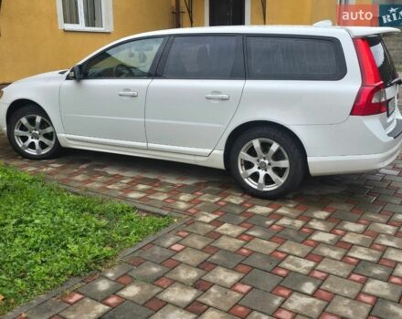 Білий Вольво V70, об'ємом двигуна 2 л та пробігом 246 тис. км за 7150 $, фото 1 на Automoto.ua