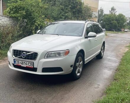 Білий Вольво V70, об'ємом двигуна 2.4 л та пробігом 324 тис. км за 10500 $, фото 1 на Automoto.ua