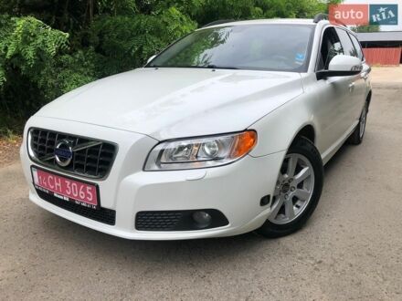 Білий Вольво V70, об'ємом двигуна 2 л та пробігом 250 тис. км за 9500 $, фото 1 на Automoto.ua