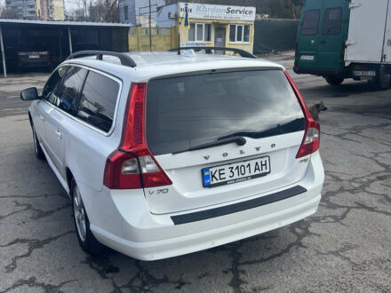Белый Вольво В70, объемом двигателя 1.56 л и пробегом 305 тыс. км за 10600 $, фото 1 на Automoto.ua