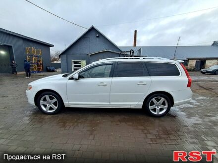 Белый Вольво В70, объемом двигателя 1.6 л и пробегом 267 тыс. км за 14540 $, фото 1 на Automoto.ua