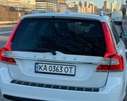 Белый Вольво В70, объемом двигателя 1.98 л и пробегом 252 тыс. км за 14900 $, фото 1 на Automoto.ua