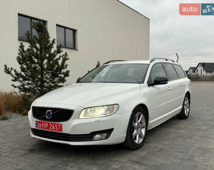 Білий Вольво V70, об'ємом двигуна 2 л та пробігом 178 тис. км за 11500 $, фото 1 на Automoto.ua