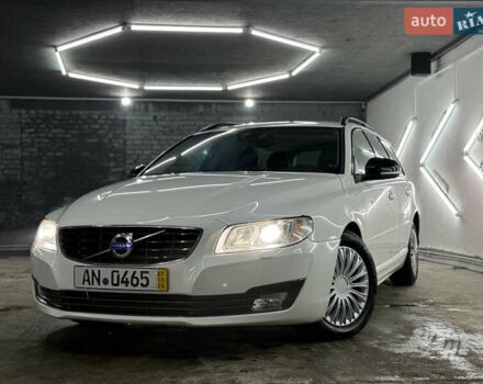 Белый Вольво В70, объемом двигателя 2 л и пробегом 160 тыс. км за 11000 $, фото 1 на Automoto.ua