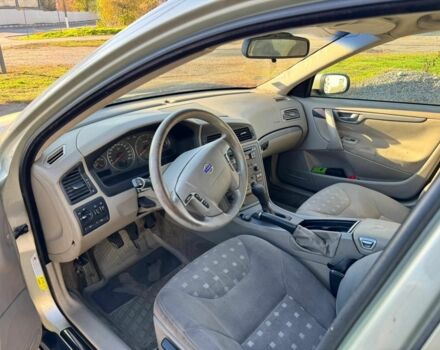 Бежевий Вольво V70, об'ємом двигуна 0 л та пробігом 240 тис. км за 2050 $, фото 4 на Automoto.ua