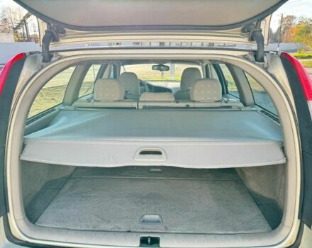 Бежевий Вольво V70, об'ємом двигуна 0 л та пробігом 240 тис. км за 2050 $, фото 6 на Automoto.ua