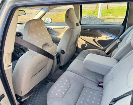 Бежевий Вольво V70, об'ємом двигуна 0 л та пробігом 240 тис. км за 2050 $, фото 13 на Automoto.ua