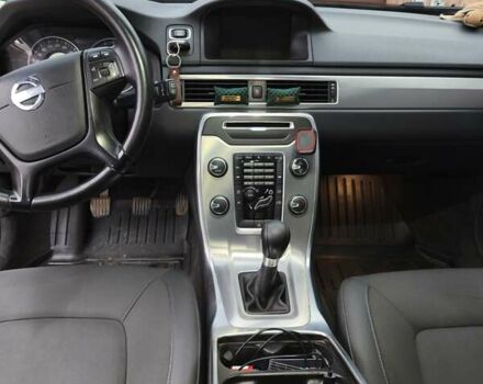 Бежевый Вольво В70, объемом двигателя 1.56 л и пробегом 256 тыс. км за 11000 $, фото 6 на Automoto.ua