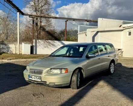 Бежевый Вольво В70, объемом двигателя 0 л и пробегом 240 тыс. км за 2050 $, фото 1 на Automoto.ua