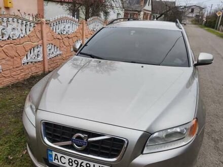 Бежевый Вольво В70, объемом двигателя 1.56 л и пробегом 256 тыс. км за 11000 $, фото 1 на Automoto.ua