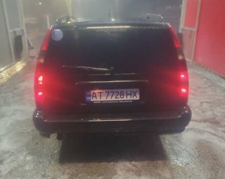 Черный Вольво В70, объемом двигателя 2.46 л и пробегом 375 тыс. км за 3750 $, фото 5 на Automoto.ua