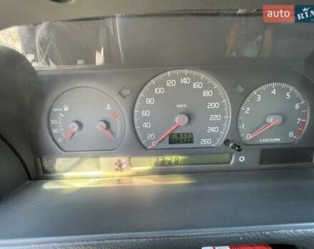 Черный Вольво В70, объемом двигателя 2.4 л и пробегом 266 тыс. км за 2500 $, фото 7 на Automoto.ua
