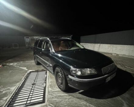 Черный Вольво В70, объемом двигателя 2.4 л и пробегом 370 тыс. км за 4300 $, фото 1 на Automoto.ua