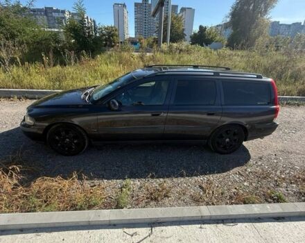 Черный Вольво В70, объемом двигателя 2.5 л и пробегом 350 тыс. км за 2400 $, фото 3 на Automoto.ua