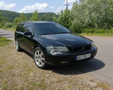 Чорний Вольво V70, об'ємом двигуна 2.4 л та пробігом 400 тис. км за 3700 $, фото 1 на Automoto.ua