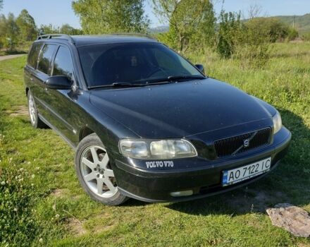 Черный Вольво В70, объемом двигателя 2.4 л и пробегом 440 тыс. км за 3000 $, фото 4 на Automoto.ua
