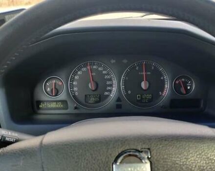 Черный Вольво В70, объемом двигателя 2.4 л и пробегом 420 тыс. км за 2785 $, фото 5 на Automoto.ua