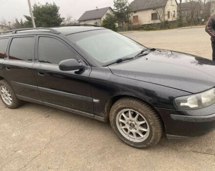Чорний Вольво V70, об'ємом двигуна 2.4 л та пробігом 250 тис. км за 5000 $, фото 1 на Automoto.ua