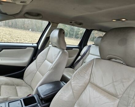 Черный Вольво В70, объемом двигателя 2.4 л и пробегом 400 тыс. км за 2400 $, фото 14 на Automoto.ua