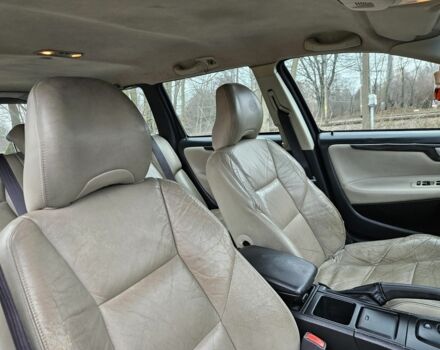 Черный Вольво В70, объемом двигателя 2.4 л и пробегом 400 тыс. км за 2400 $, фото 10 на Automoto.ua