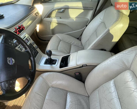 Черный Вольво В70, объемом двигателя 2.4 л и пробегом 420 тыс. км за 6700 $, фото 6 на Automoto.ua