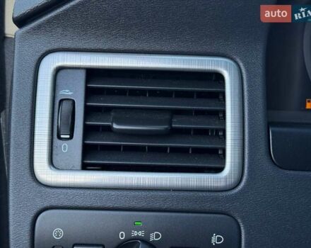 Черный Вольво В70, объемом двигателя 2 л и пробегом 281 тыс. км за 8000 $, фото 31 на Automoto.ua