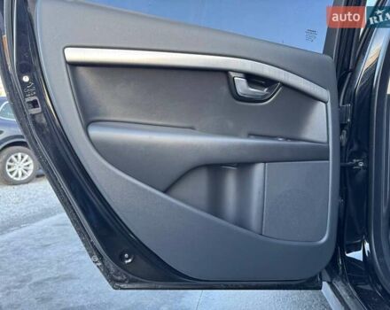 Черный Вольво В70, объемом двигателя 2 л и пробегом 281 тыс. км за 8000 $, фото 41 на Automoto.ua