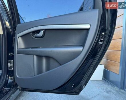 Черный Вольво В70, объемом двигателя 2 л и пробегом 281 тыс. км за 8000 $, фото 52 на Automoto.ua