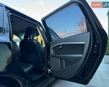 Черный Вольво В70, объемом двигателя 2 л и пробегом 281 тыс. км за 8000 $, фото 51 на Automoto.ua