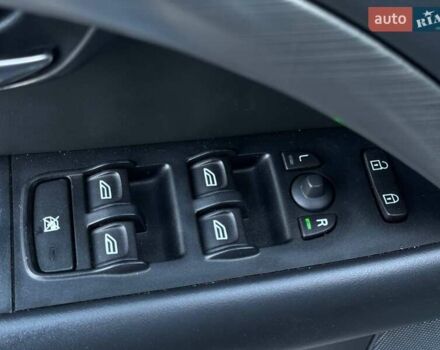 Черный Вольво В70, объемом двигателя 2 л и пробегом 281 тыс. км за 8000 $, фото 24 на Automoto.ua