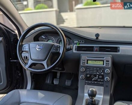 Черный Вольво В70, объемом двигателя 2 л и пробегом 339 тыс. км за 7599 $, фото 66 на Automoto.ua