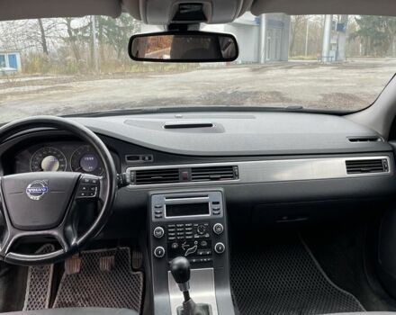 Черный Вольво В70, объемом двигателя 2 л и пробегом 240 тыс. км за 9000 $, фото 6 на Automoto.ua