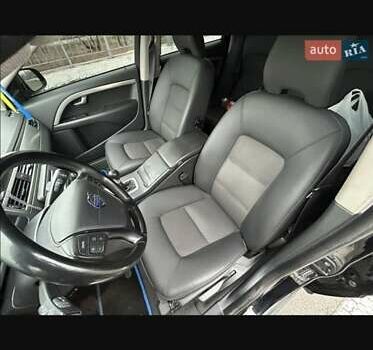 Черный Вольво В70, объемом двигателя 1.56 л и пробегом 297 тыс. км за 9500 $, фото 13 на Automoto.ua