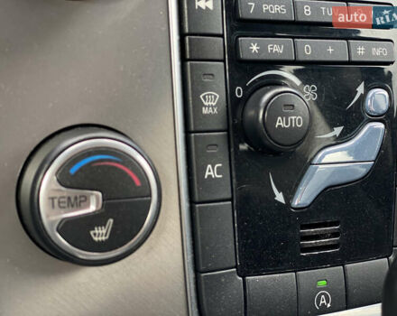 Чорний Вольво V70, об'ємом двигуна 1.6 л та пробігом 235 тис. км за 9300 $, фото 32 на Automoto.ua