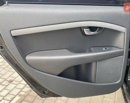 Черный Вольво В70, объемом двигателя 1.56 л и пробегом 310 тыс. км за 9100 $, фото 28 на Automoto.ua