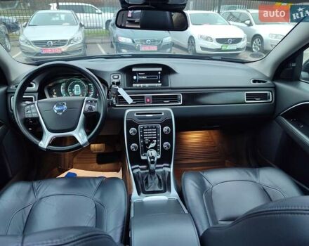 Черный Вольво В70, объемом двигателя 2 л и пробегом 215 тыс. км за 15500 $, фото 1 на Automoto.ua