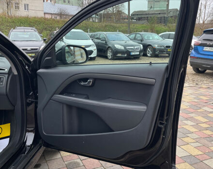 Чорний Вольво V70, об'ємом двигуна 2 л та пробігом 255 тис. км за 13500 $, фото 23 на Automoto.ua