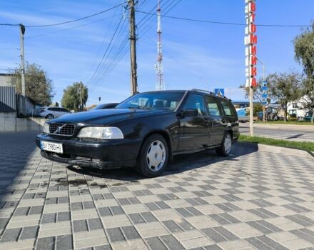 Черный Вольво В70, объемом двигателя 2.5 л и пробегом 419 тыс. км за 3200 $, фото 1 на Automoto.ua
