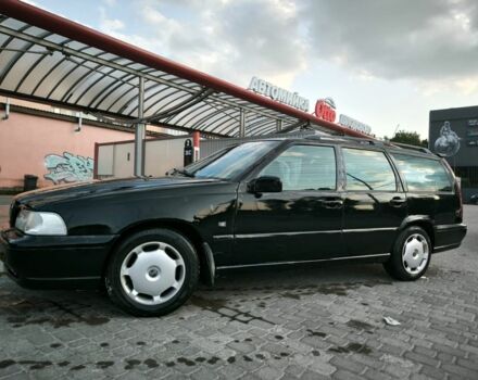 Чорний Вольво V70, об'ємом двигуна 2.5 л та пробігом 419 тис. км за 2400 $, фото 1 на Automoto.ua