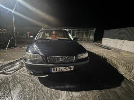 Вольво В70 2001 в Фастове на Automoto.ua Черный Вольво В70, объемом двигателя 2.4 л и пробегом 370 тыс. км за 4300 $, фото 1 на Automoto.ua
